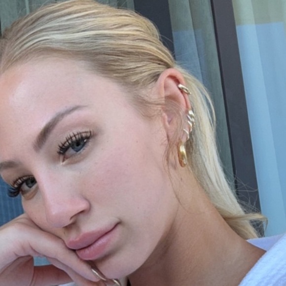 18k gold hoop earrings - Picture 4 of 5